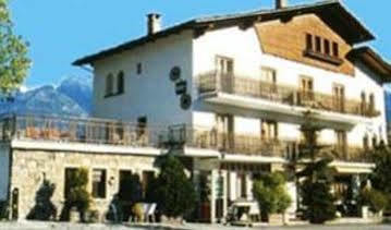 Hirondelle Hotel Aosta Esterno foto